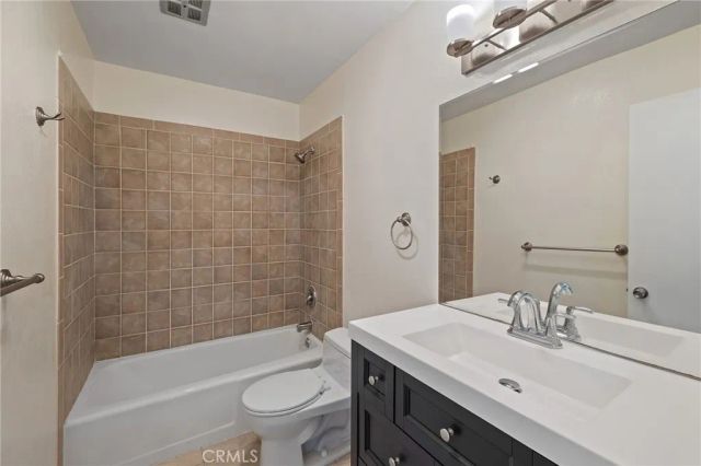 1187 E 3rd 202, Long Beach, CA 90802