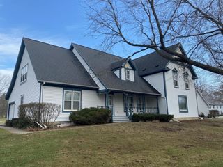 872 Victoria Drive, Woodstock, IL 60098