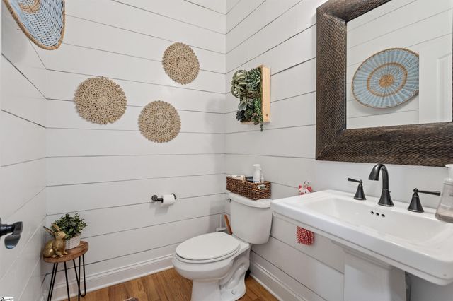 9 Waverly Court, Greenville, SC 29605