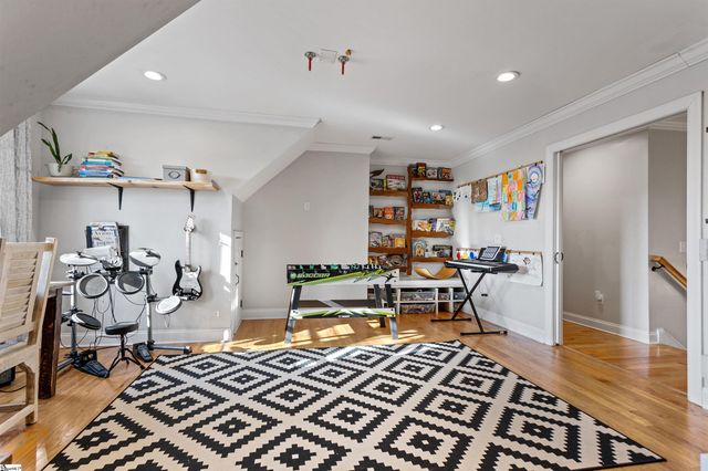 9 Waverly Court, Greenville, SC 29605