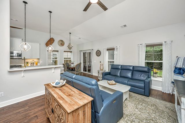 3813 Hanoverian Drive, Mount Pleasant, SC 29429