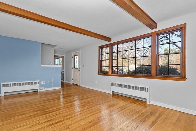 8 Autumn Ln, Walpole, MA 02081