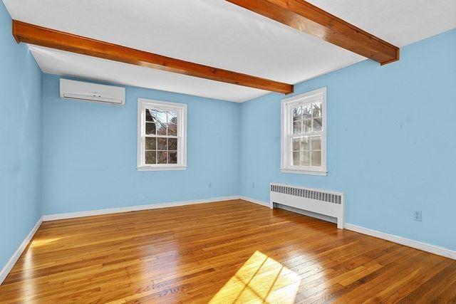 8 Autumn Ln, Walpole, MA 02081