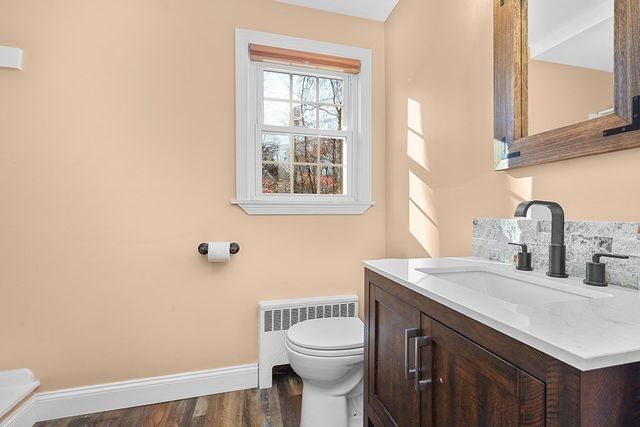 8 Autumn Ln, Walpole, MA 02081