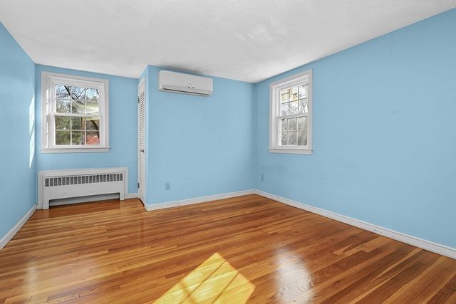 8 Autumn Ln, Walpole, MA 02081