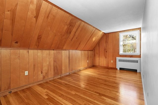 8 Autumn Ln, Walpole, MA 02081