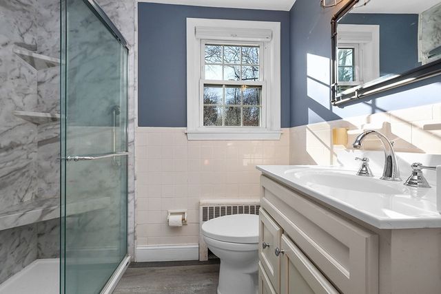 8 Autumn Ln, Walpole, MA 02081