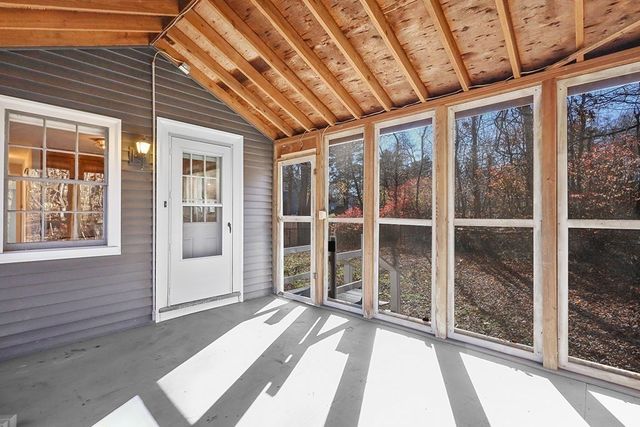 8 Autumn Ln, Walpole, MA 02081