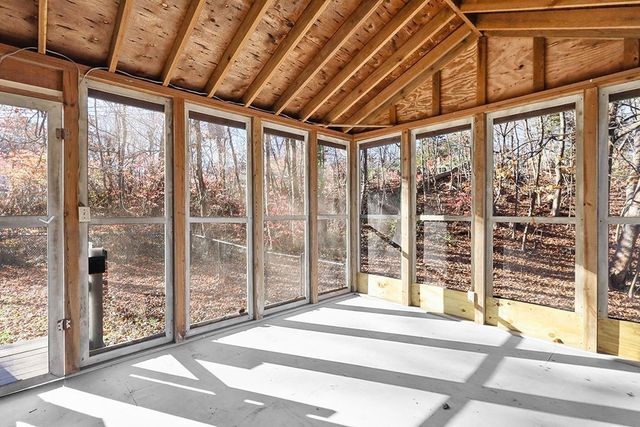 8 Autumn Ln, Walpole, MA 02081