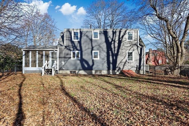 8 Autumn Ln, Walpole, MA 02081