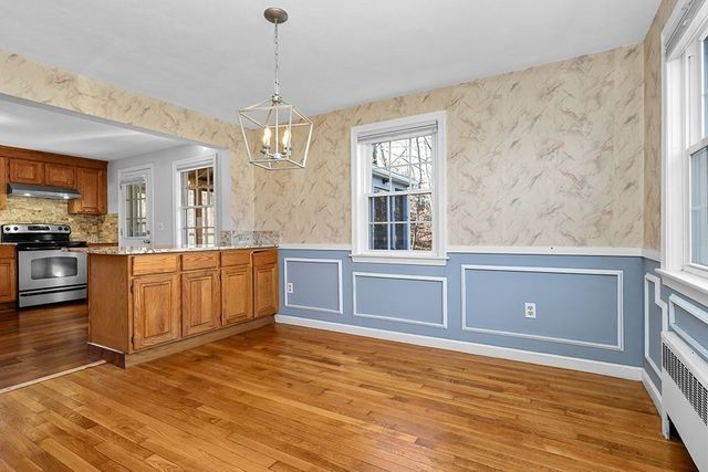 8 Autumn Ln, Walpole, MA 02081