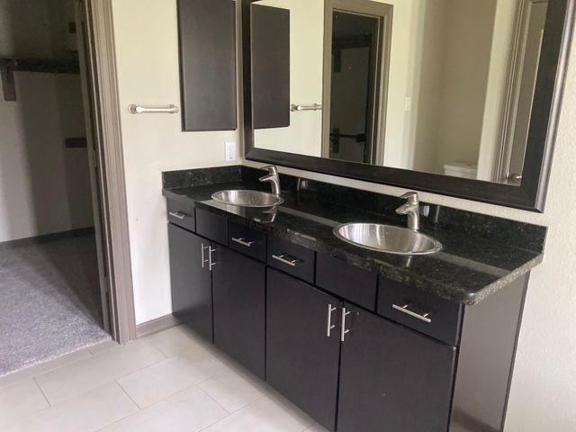 102 Aventura Place, The Woodlands, TX 77389