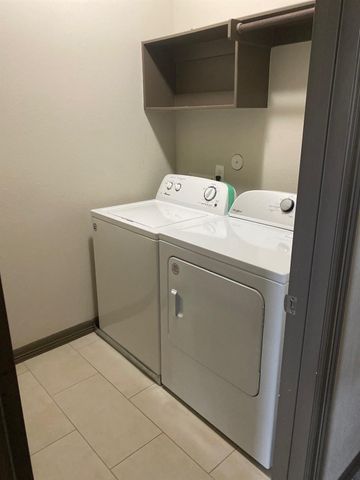 102 Aventura Place, The Woodlands, TX 77389