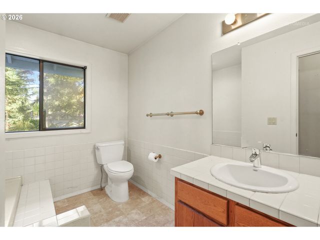 21104 Sw JAMECO Ct, Tualatin, OR 97062