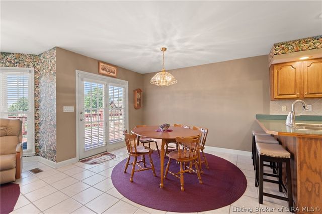 3310 Twelve Oaks Court, Sellersburg, IN 47172