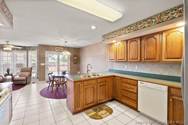 3310 Twelve Oaks Court, Sellersburg, IN 47172