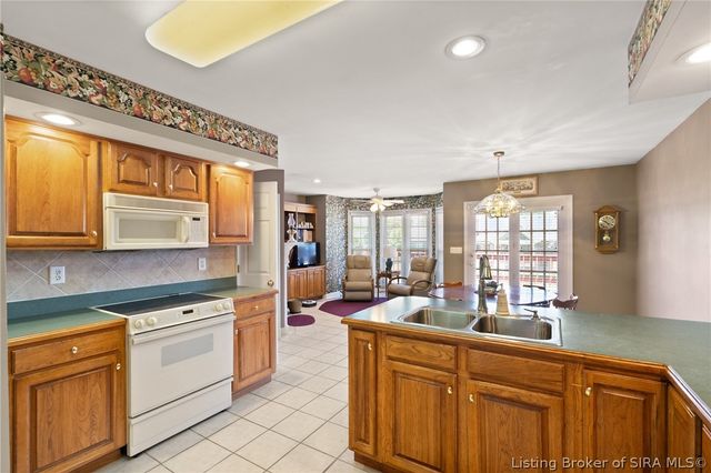 3310 Twelve Oaks Court, Sellersburg, IN 47172