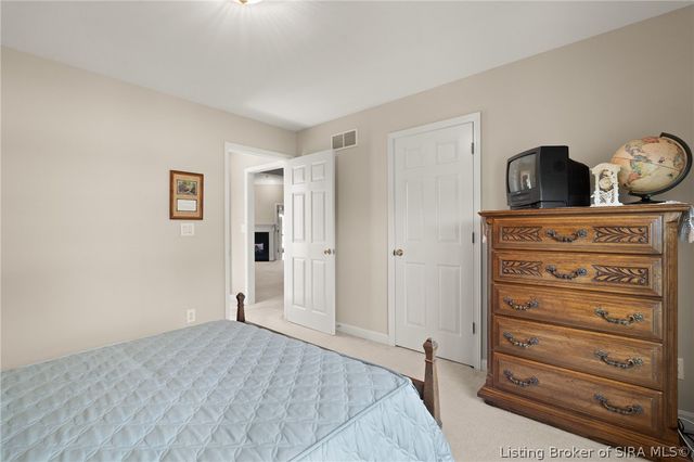 3310 Twelve Oaks Court, Sellersburg, IN 47172