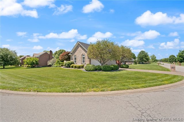 3310 Twelve Oaks Court, Sellersburg, IN 47172