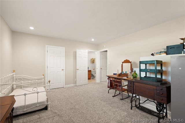 3310 Twelve Oaks Court, Sellersburg, IN 47172