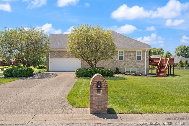 3310 Twelve Oaks Court, Sellersburg, IN 47172