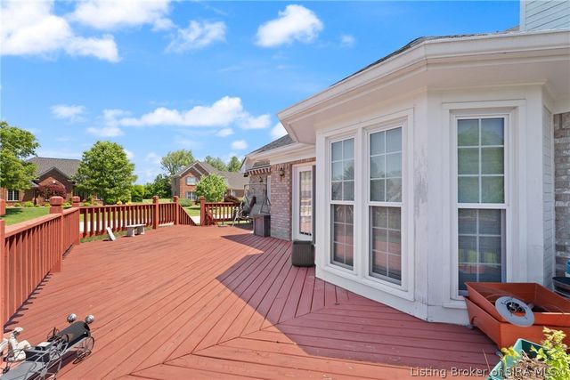 3310 Twelve Oaks Court, Sellersburg, IN 47172