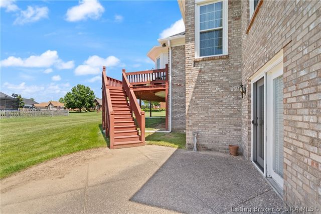 3310 Twelve Oaks Court, Sellersburg, IN 47172