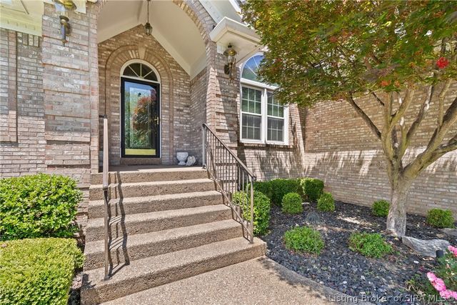 3310 Twelve Oaks Court, Sellersburg, IN 47172