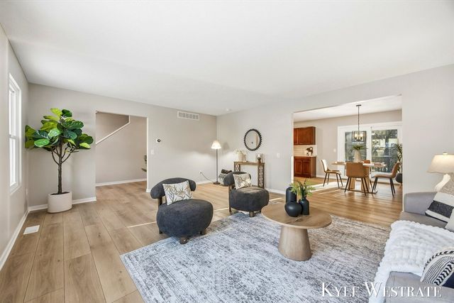 4025 Timberland Drive, Grand Rapids, MI 49508