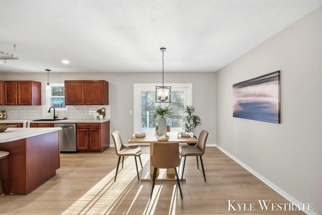 4025 Timberland Drive, Grand Rapids, MI 49508