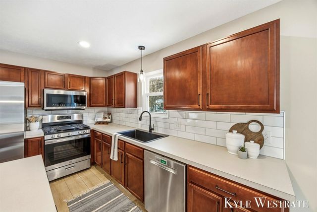 4025 Timberland Drive, Grand Rapids, MI 49508