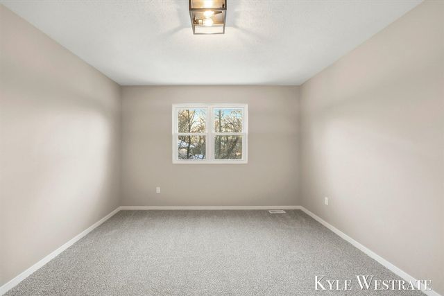 4025 Timberland Drive, Grand Rapids, MI 49508