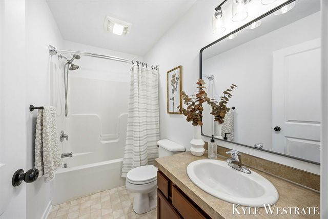 4025 Timberland Drive, Grand Rapids, MI 49508