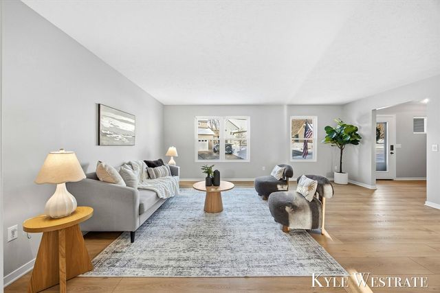 4025 Timberland Drive, Grand Rapids, MI 49508