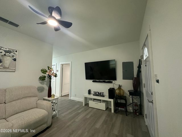 1640 W 4TH Street 1, Jacksonville, FL 32209