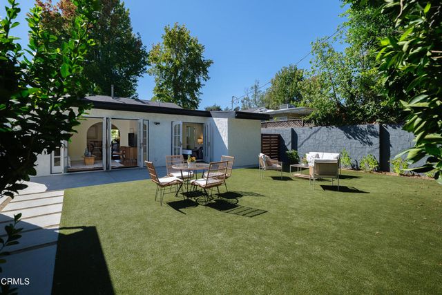 10537 Woodbridge Street, Los Angeles, CA 91602