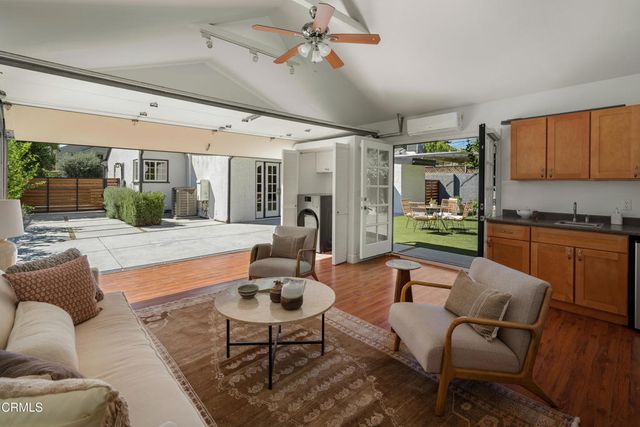 10537 Woodbridge Street, Los Angeles, CA 91602