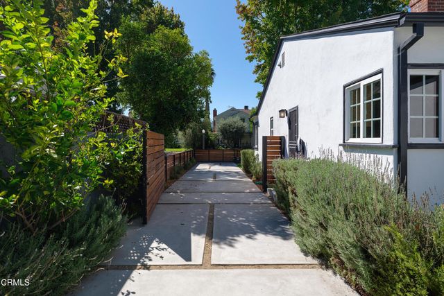 10537 Woodbridge Street, Los Angeles, CA 91602