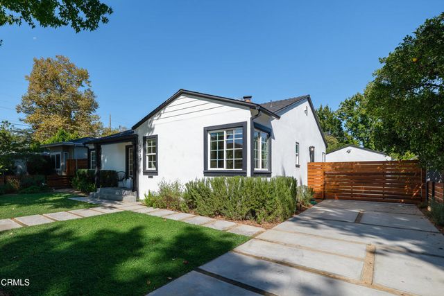 10537 Woodbridge Street, Los Angeles, CA 91602