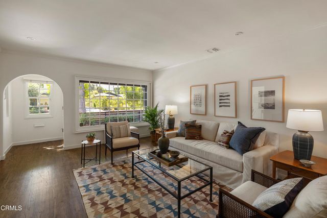 10537 Woodbridge Street, Los Angeles, CA 91602