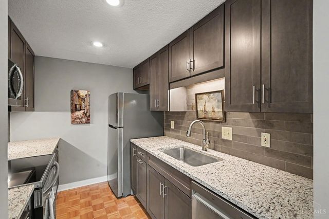427 Hopkins Street, Cincinnati, OH 45203