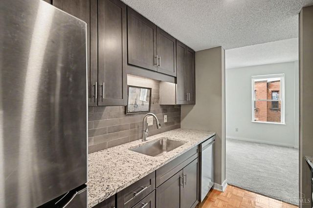 427 Hopkins Street, Cincinnati, OH 45203