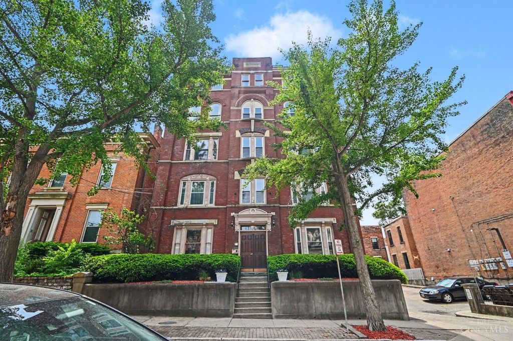 427 Hopkins Street, Cincinnati, OH 45203