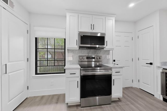 7708 Royal Lane 204, Dallas, TX 75230