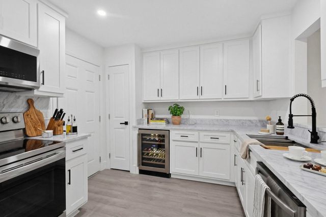 7708 Royal Lane 204, Dallas, TX 75230