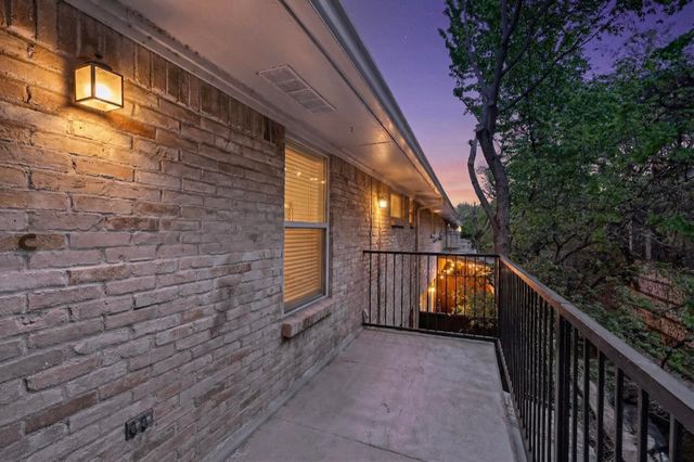 7708 Royal Lane 204, Dallas, TX 75230