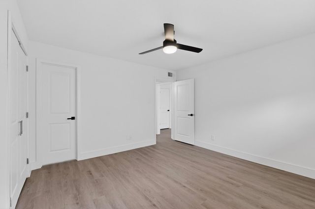 7708 Royal Lane 204, Dallas, TX 75230