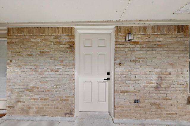 7708 Royal Lane 204, Dallas, TX 75230