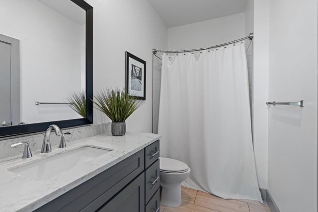 2407 8th Ave S Apt 402, Nashville, TN 37204