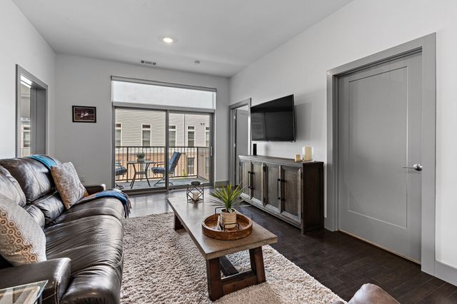 2407 8th Ave S Apt 402, Nashville, TN 37204